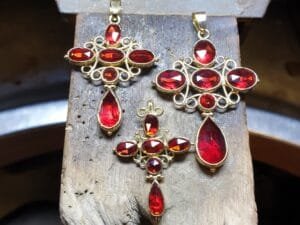 3 BADINE OR CROIX GRENAT CATALAN CHEVILLE